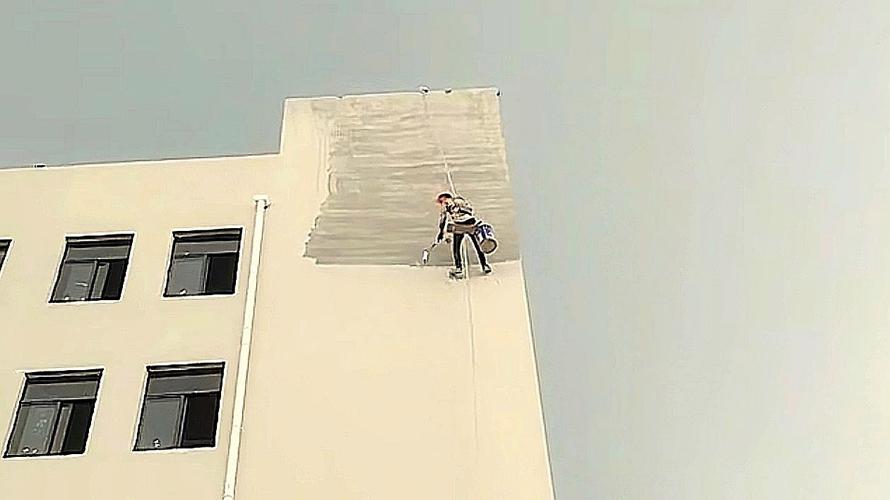 外墻翻新不用愁 揭秘“蜘蛛人”與外墻粉刷工程的專業之道