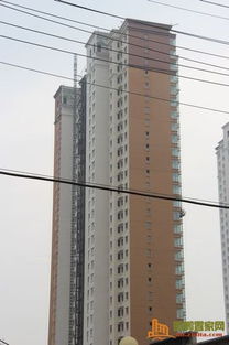 趙都新城4地住宅窗戶安裝完成，外墻粉刷工程全力推進